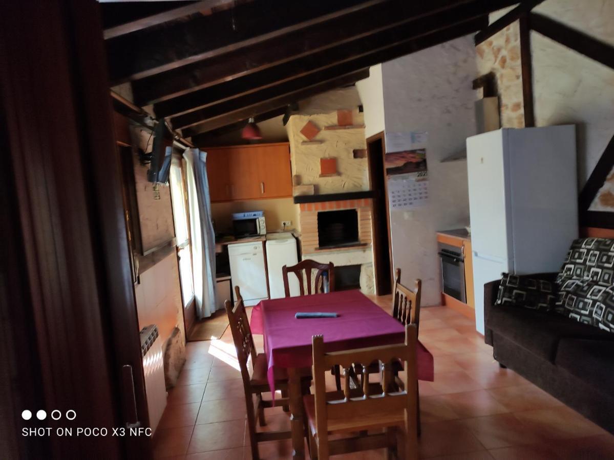 Apartamentos Turisticos Los Abuelos Montemayor de Pililla Extérieur photo