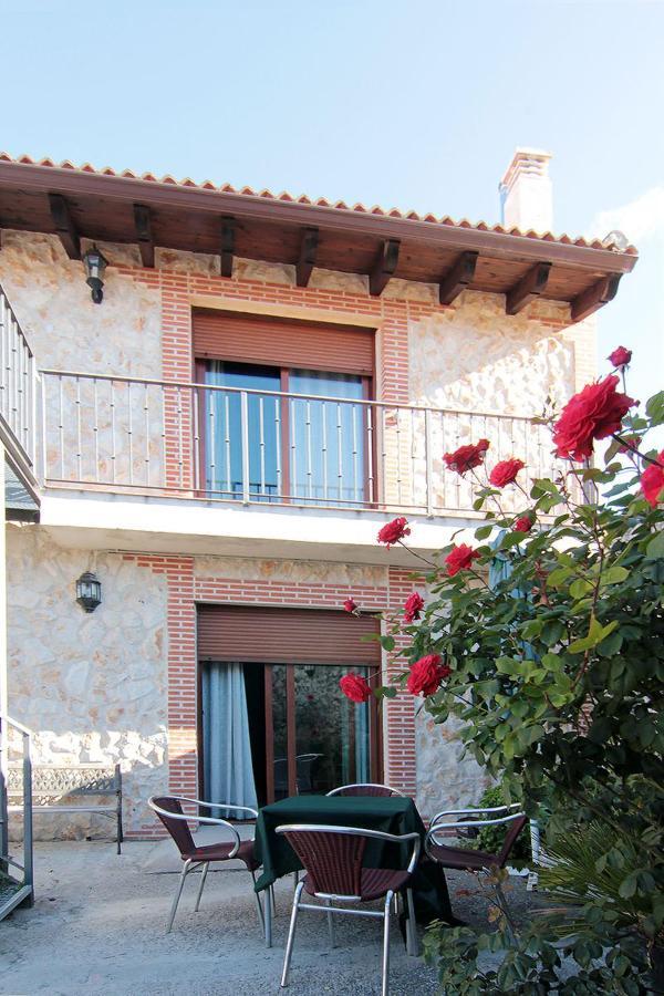 Apartamentos Turisticos Los Abuelos Montemayor de Pililla Extérieur photo