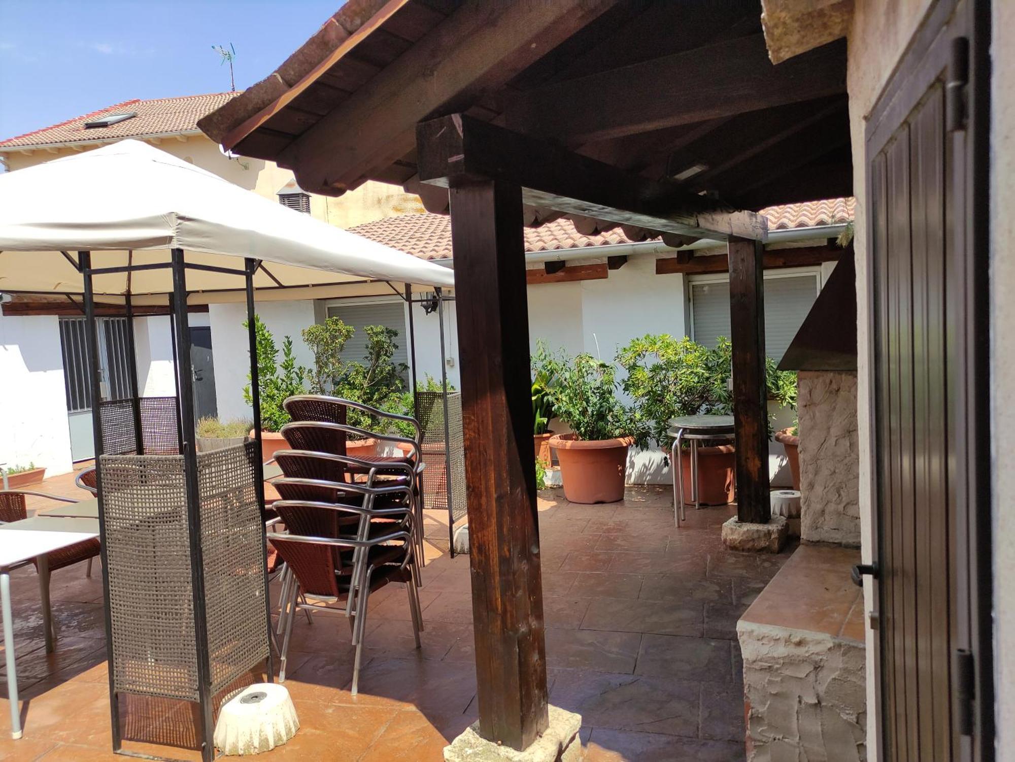 Apartamentos Turisticos Los Abuelos Montemayor de Pililla Extérieur photo