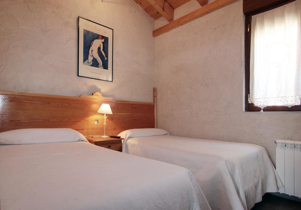 Apartamentos Turisticos Los Abuelos Montemayor de Pililla Extérieur photo