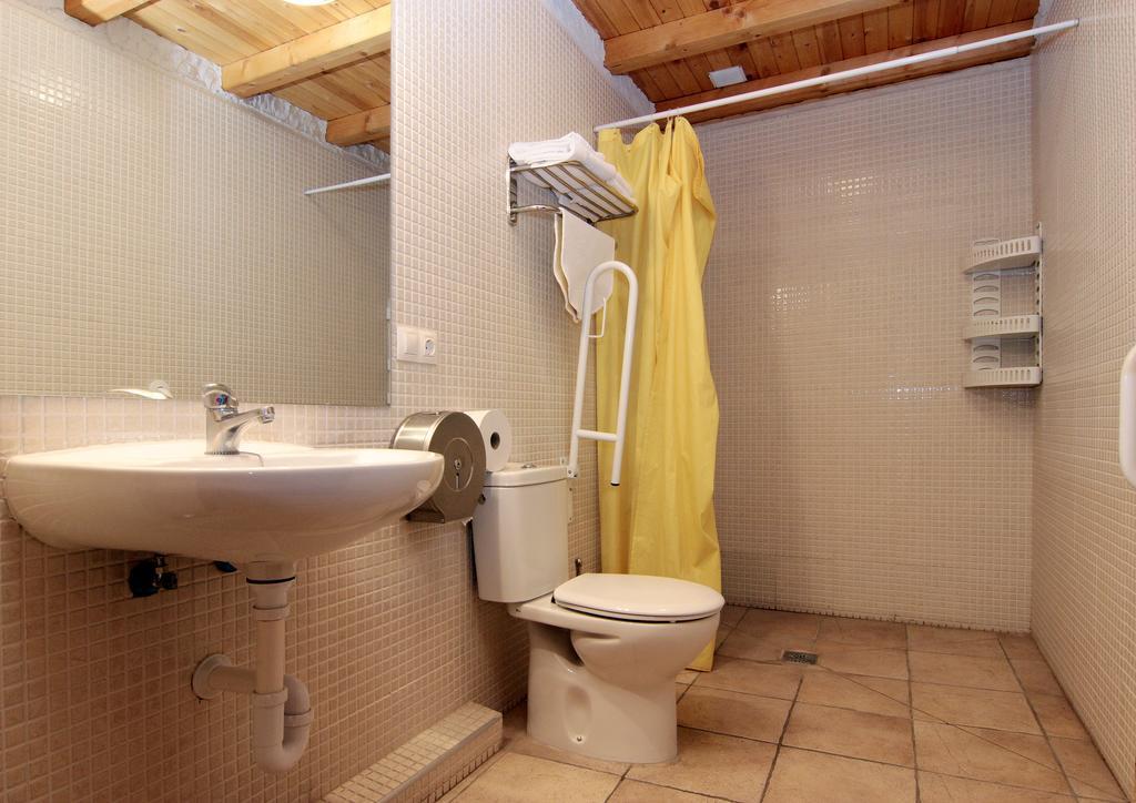 Apartamentos Turisticos Los Abuelos Montemayor de Pililla Extérieur photo