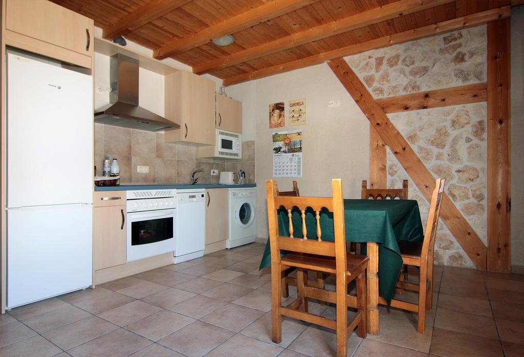 Apartamentos Turisticos Los Abuelos Montemayor de Pililla Extérieur photo
