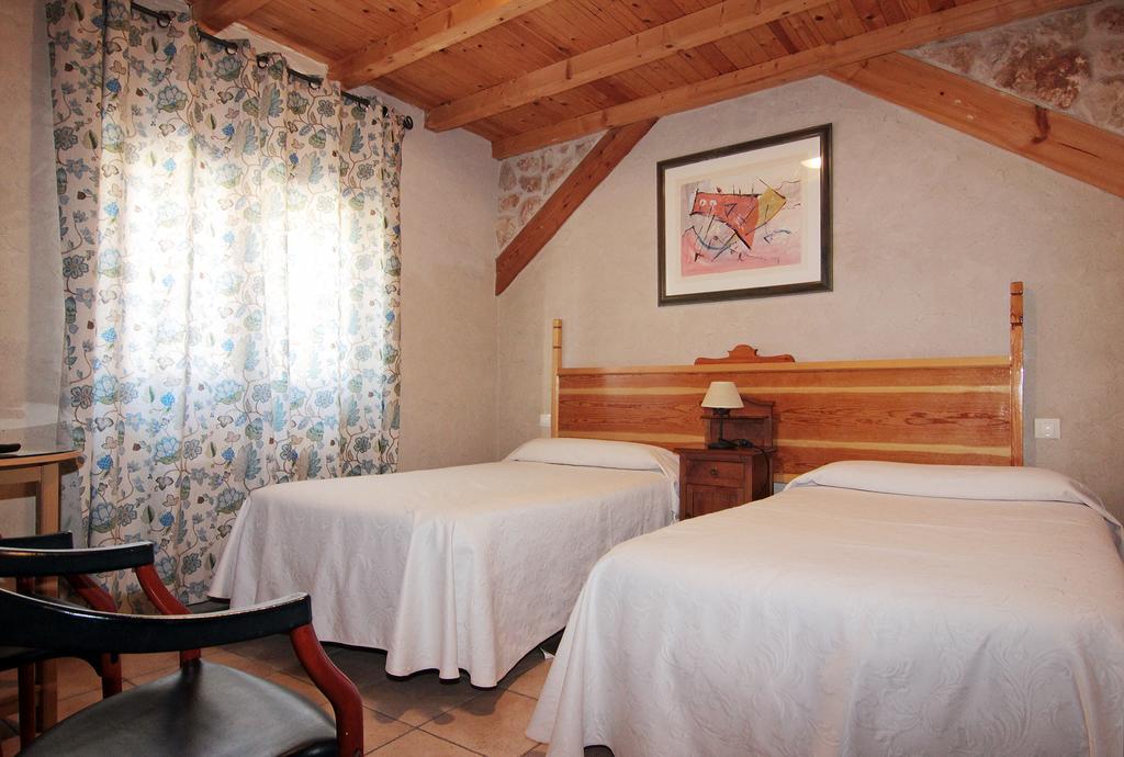 Apartamentos Turisticos Los Abuelos Montemayor de Pililla Extérieur photo