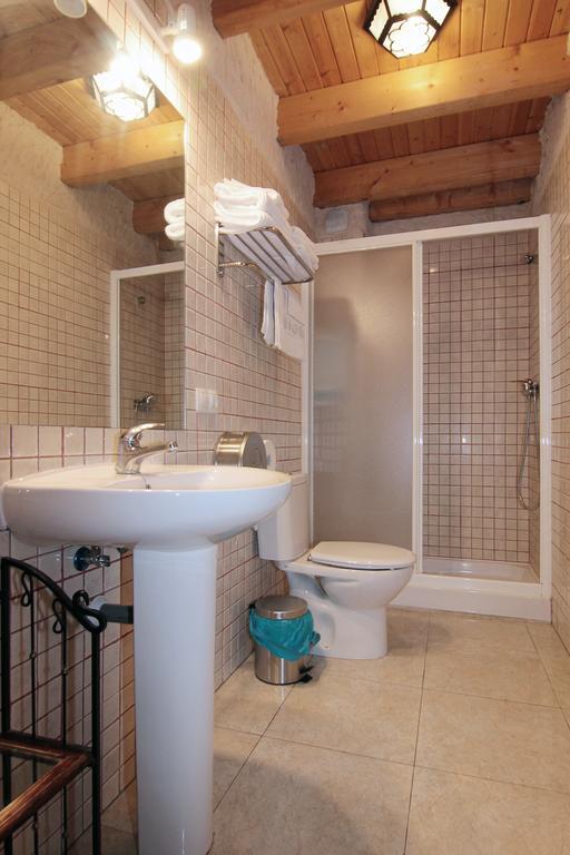 Apartamentos Turisticos Los Abuelos Montemayor de Pililla Extérieur photo