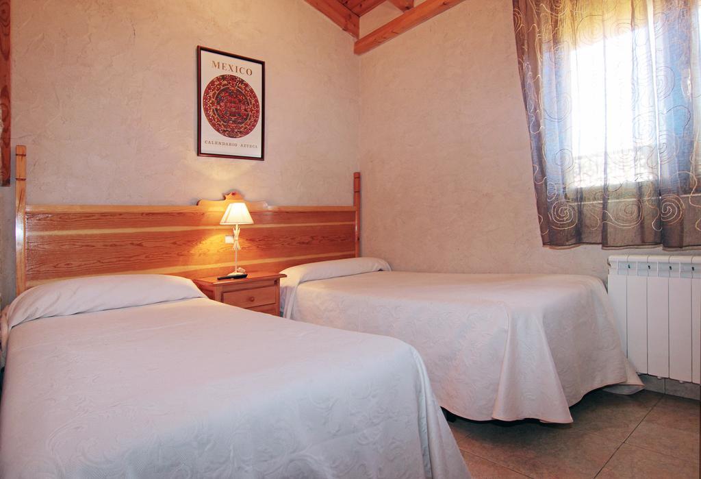 Apartamentos Turisticos Los Abuelos Montemayor de Pililla Extérieur photo